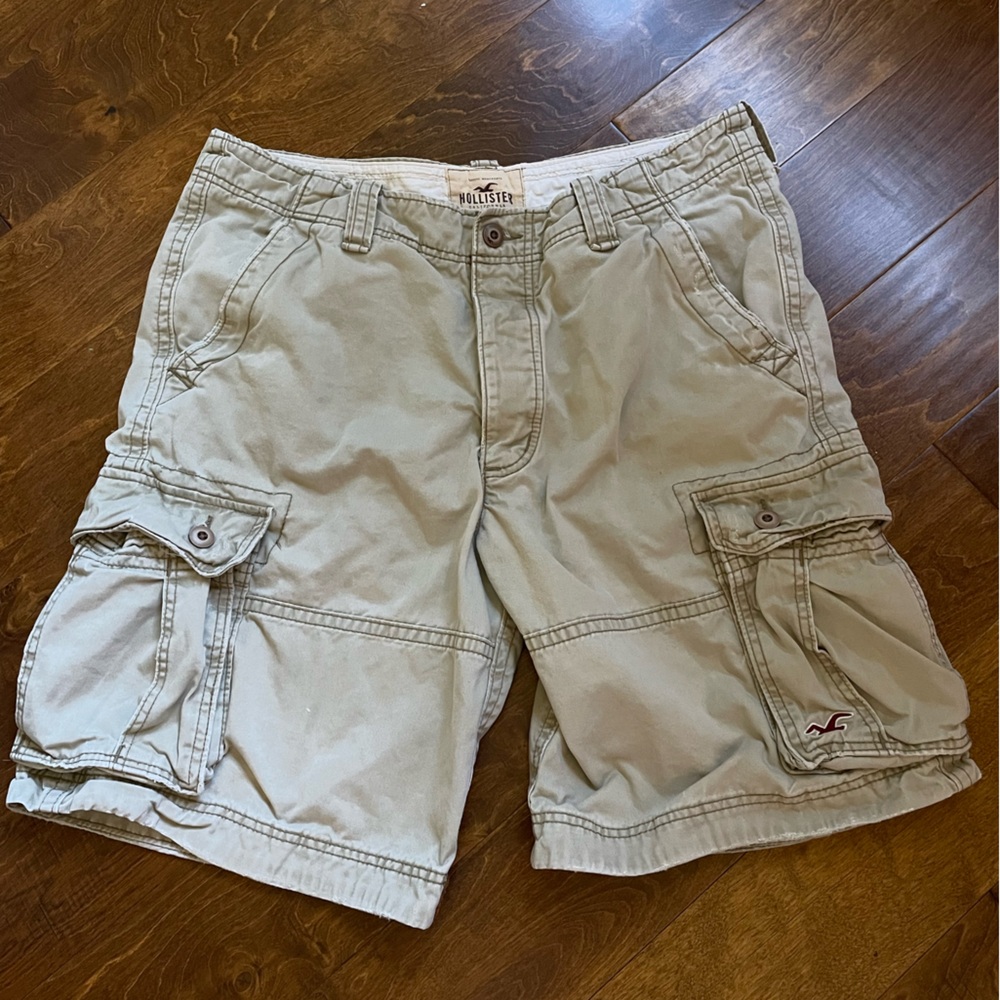 Hollister Button-Fly Cargo Shorts Size 36